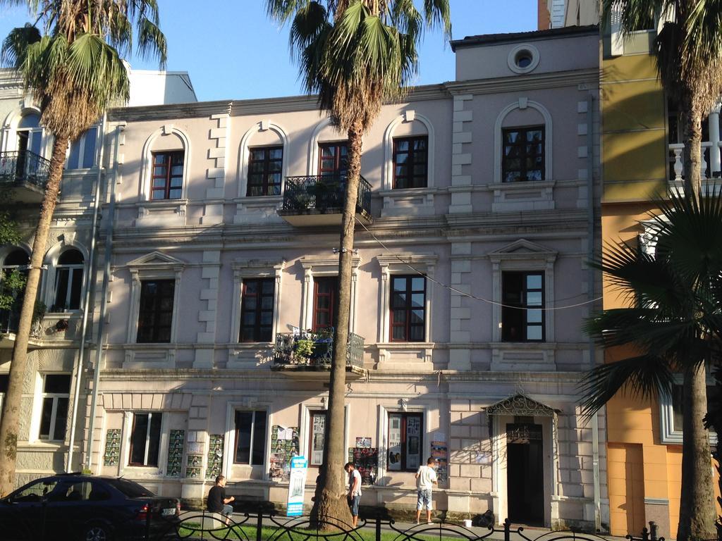 Ferienwohnung Cheap And Chic Batumi Exterior foto