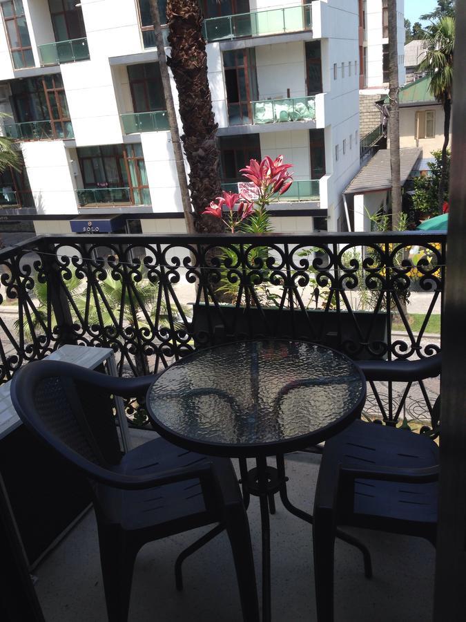 Ferienwohnung Cheap And Chic Batumi Exterior foto